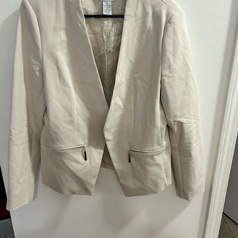 Carmen Marc Valvo Cream Blazer Structured Shoulders Timeless Design